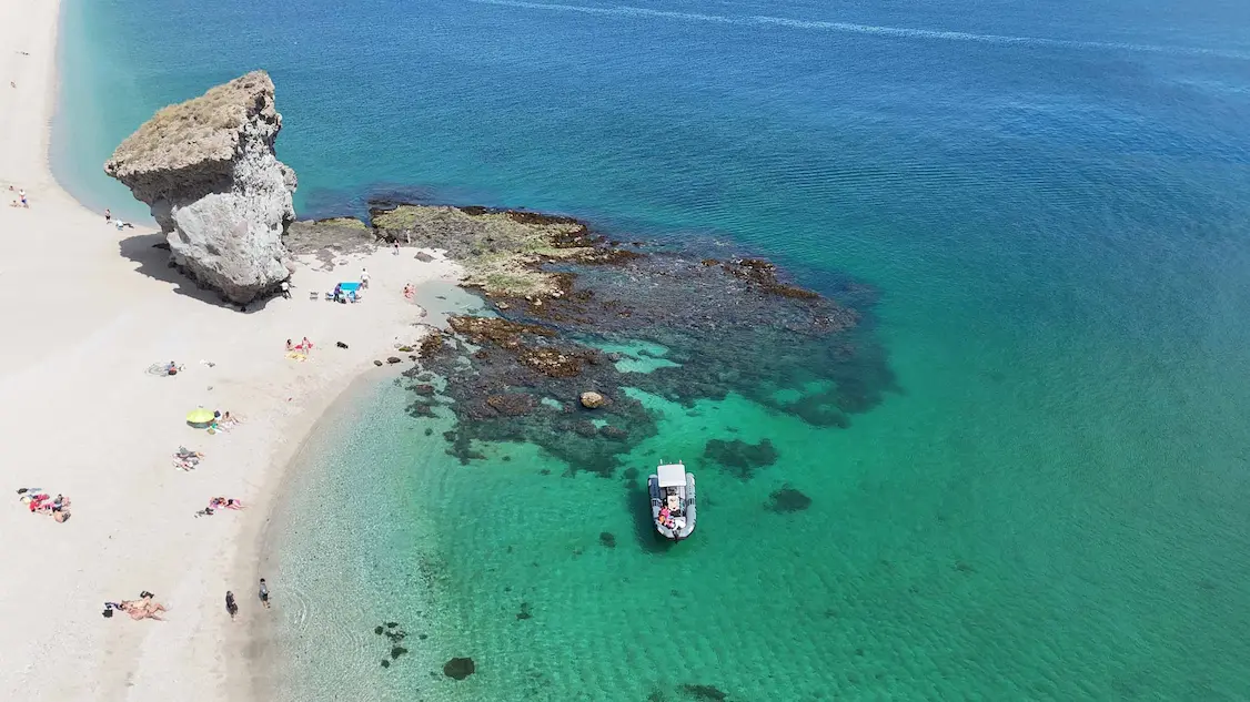 Calas vírgenes inaccesibles por tierra Cabo de Gata