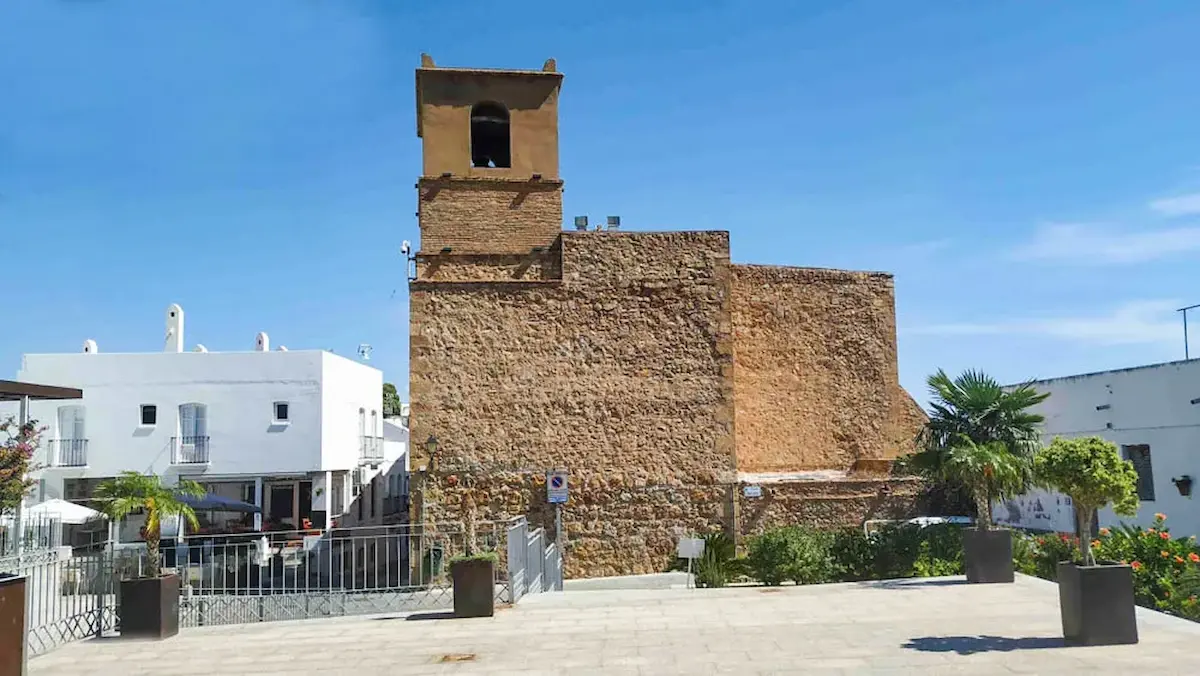 Iglesia Fortaleza de Santa María Mojácar Pueblo muros piedra torre vigía