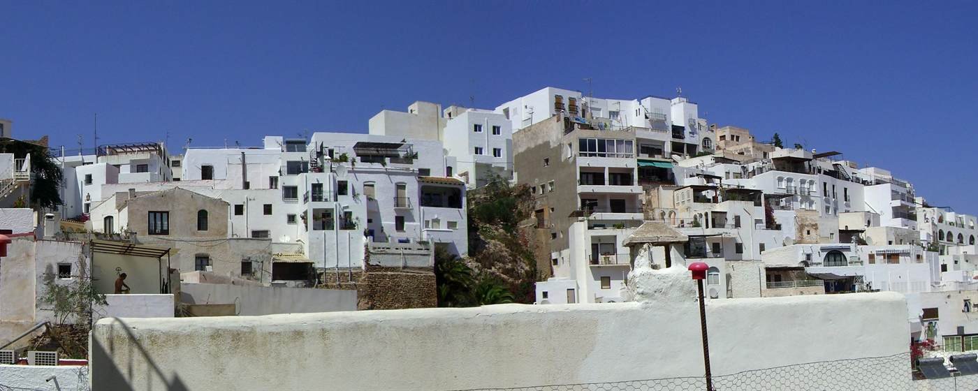 Boutique Hostal Casa Justa Mojácar Pueblo — desayuno en azotea con vistas