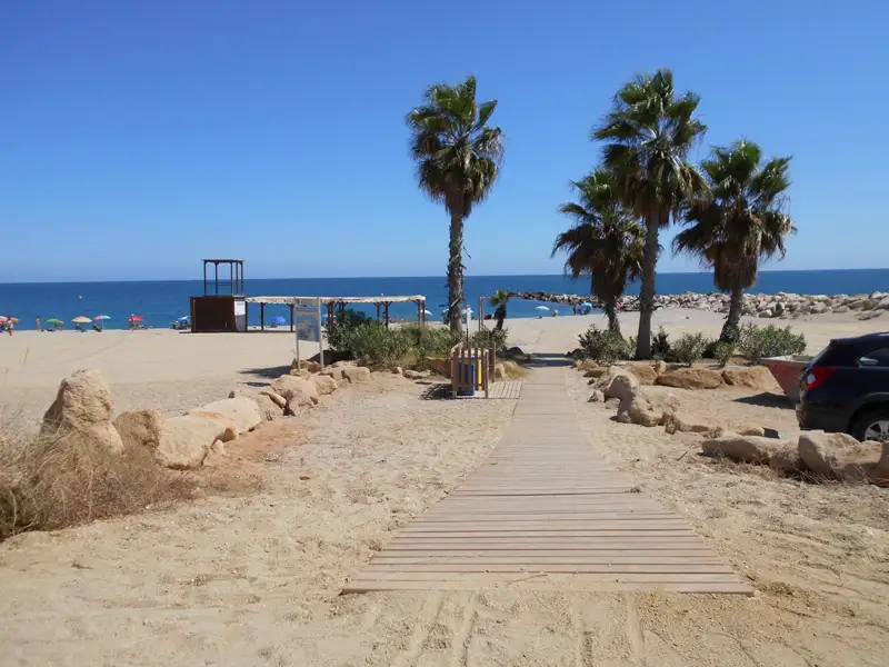 Playa Canela (Playa Poniente) de Garrucha — la más tranquila, junto al Castillo de las Escobetas