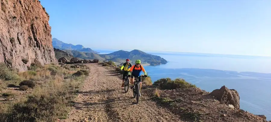 Bicicleta eléctrica por Cabo de Gata, ruta eBike desde San José Almería