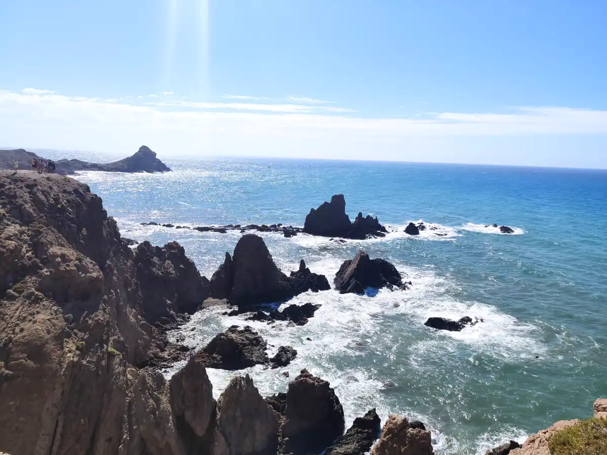 El Arrecife de las Sirenas visto desde el mirador junto al faro