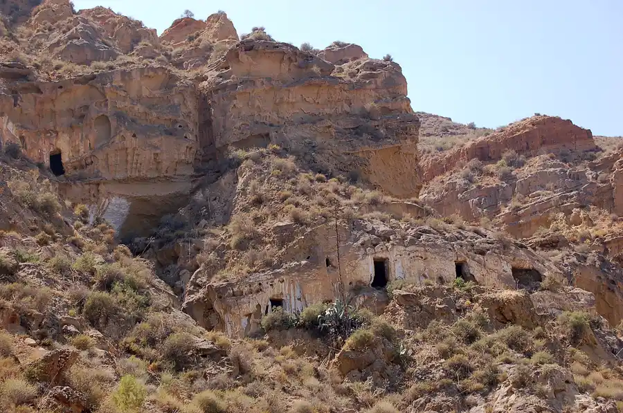 Cuevas-vivienda excavadas en la arenisca en Cuevas del Almanzora