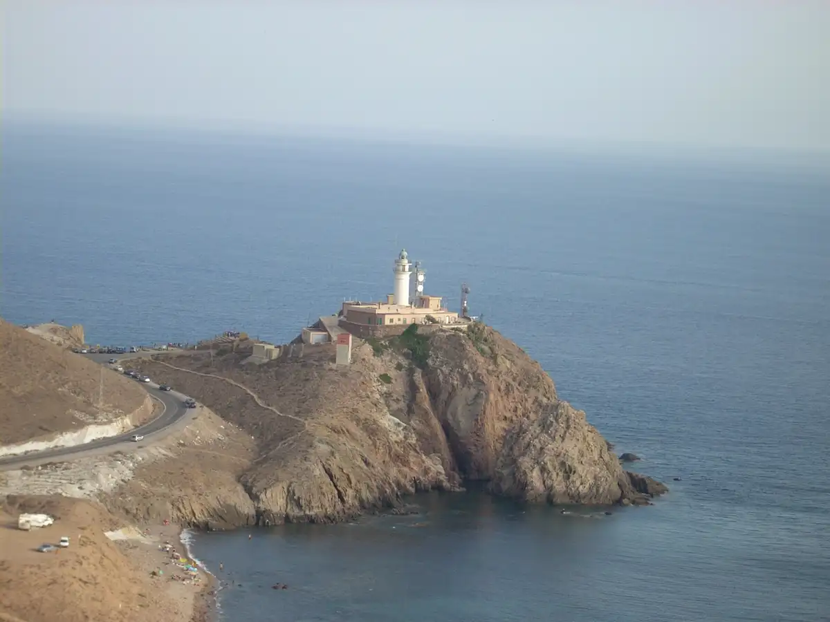 Panorámica del faro de Cabo de Gata y la costa