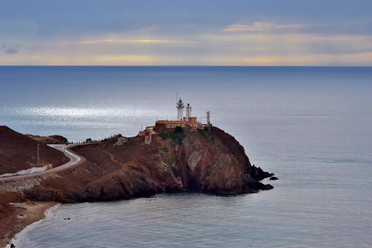 La torre del faro de Cabo de Gata