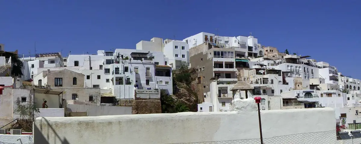 Boutique Hostal Casa Justa Mojácar Pueblo — desayuno en azotea con vistas
