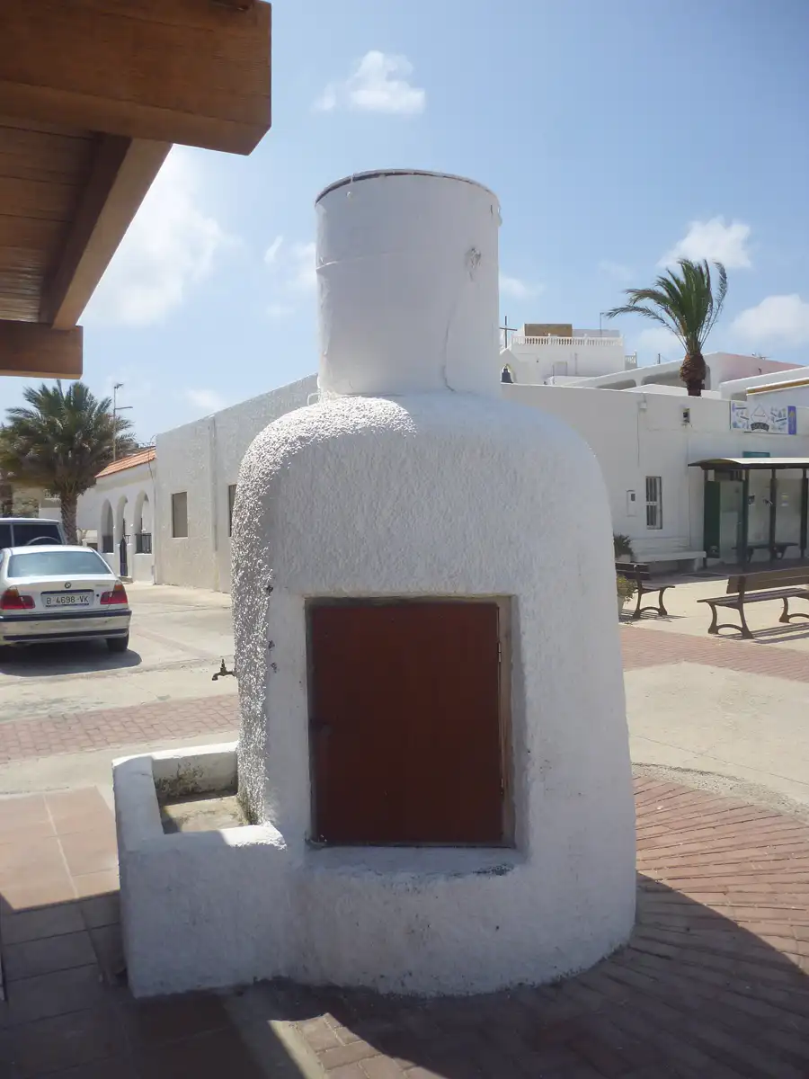 El pozo y el lavadero antiguos de La Isleta del Moro
